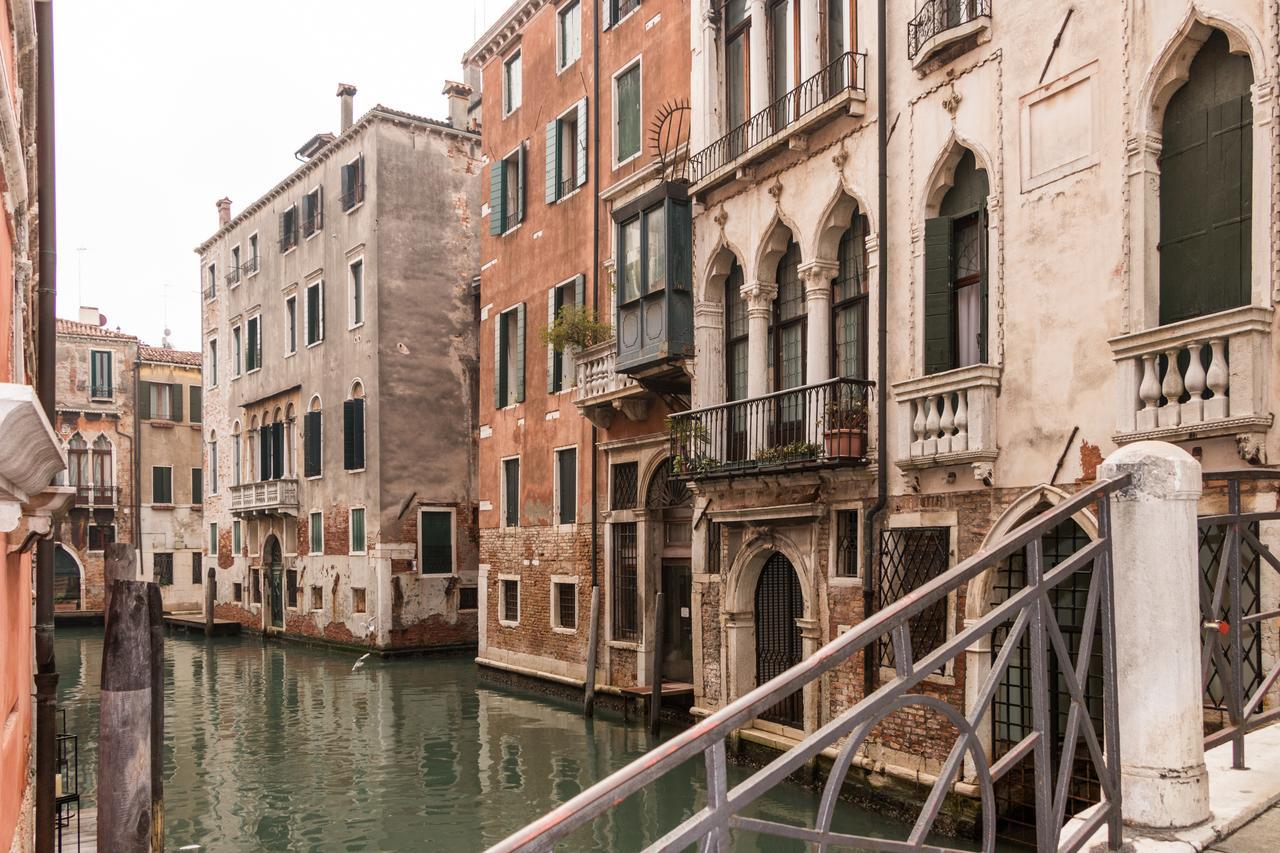 La Fenice Double Canal View Apartment *