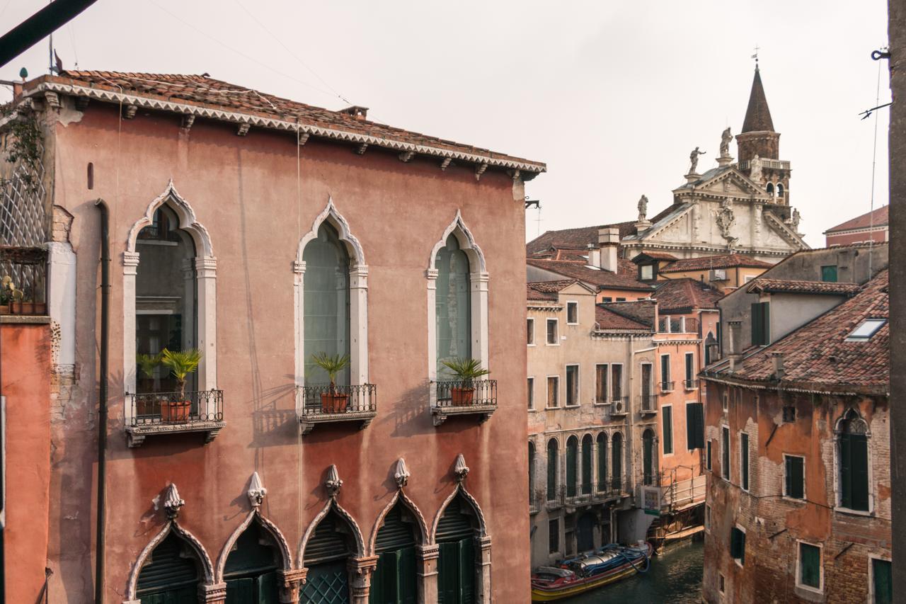 La Fenice Double Canal View Apartment