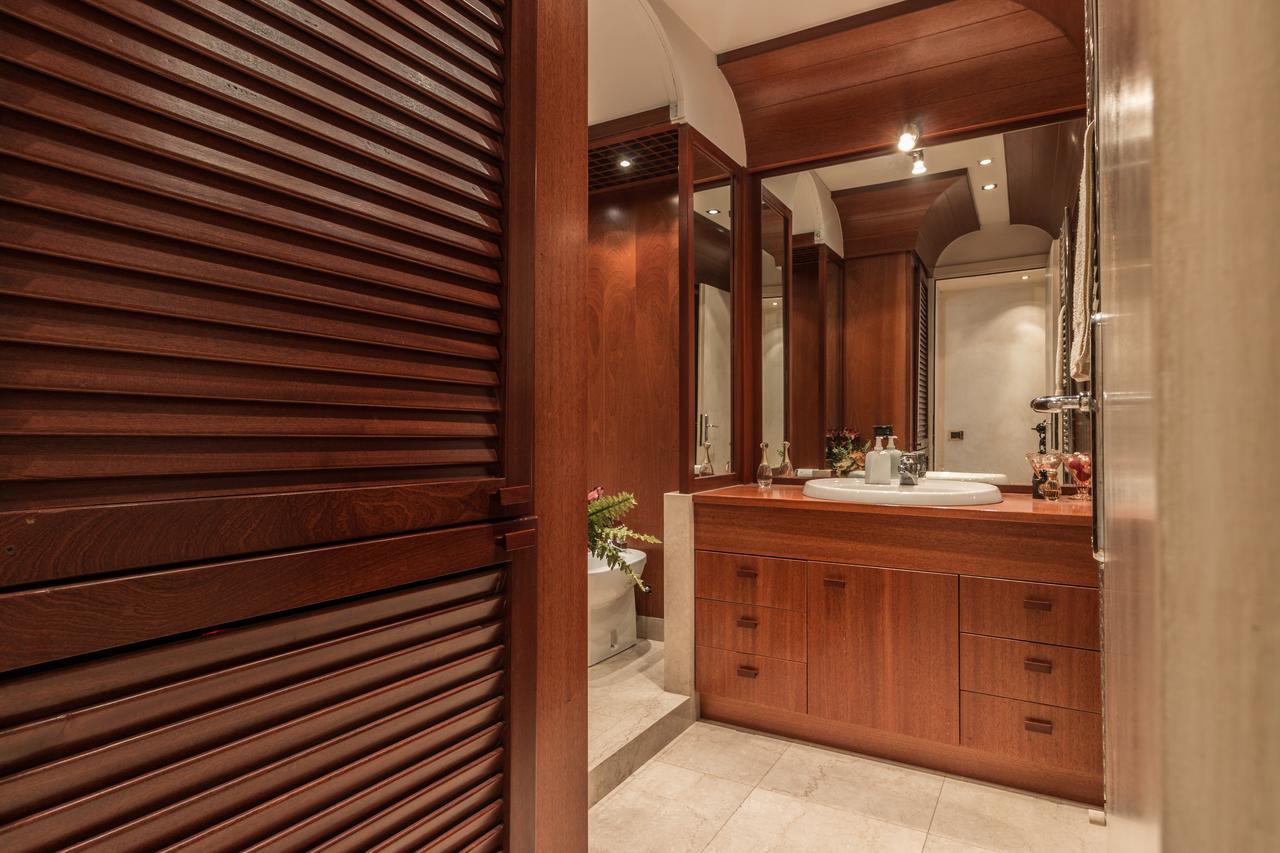 La Fenice Double Canal View Apartment Venice