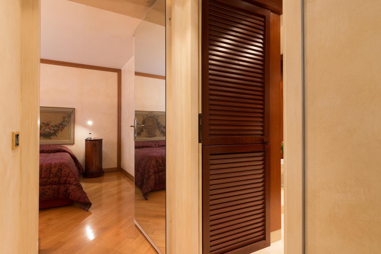 Apartment La Fenice Double Canal View