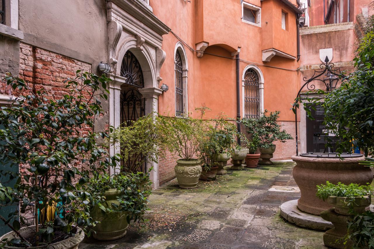 Apartment La Fenice Double Canal View