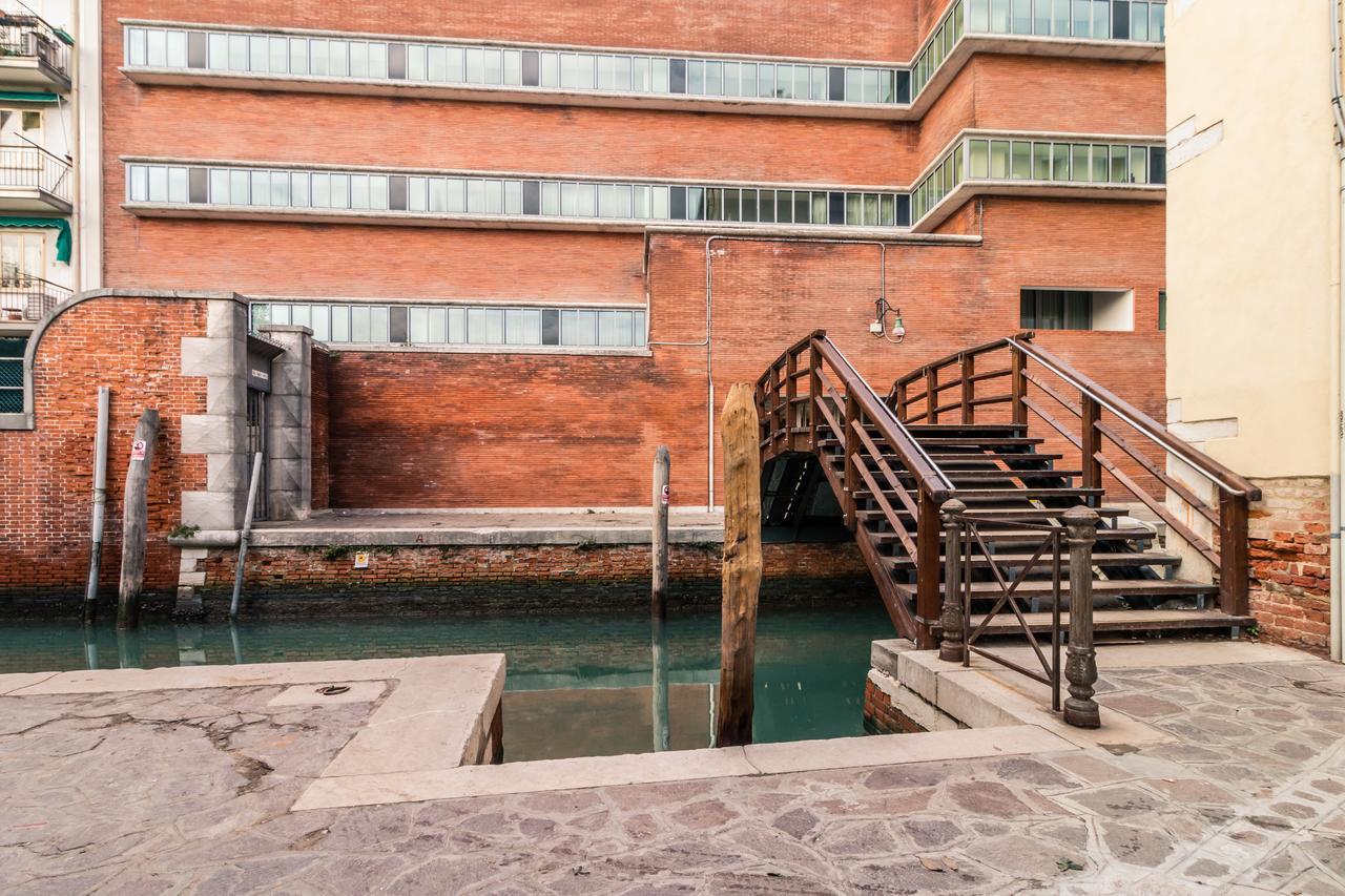 Mazzoni 10 * Venice