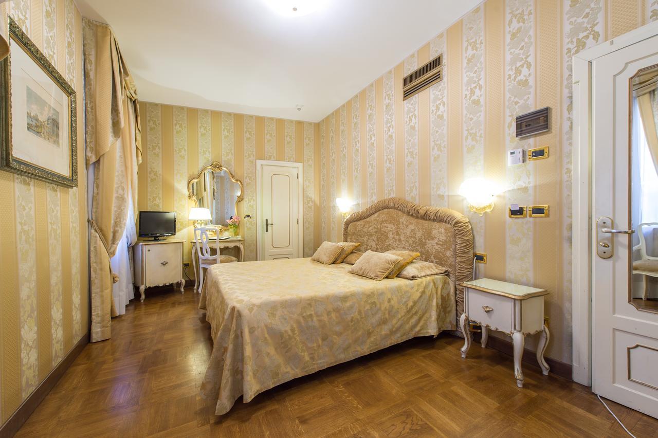 Hotel Savoia & Jolanda