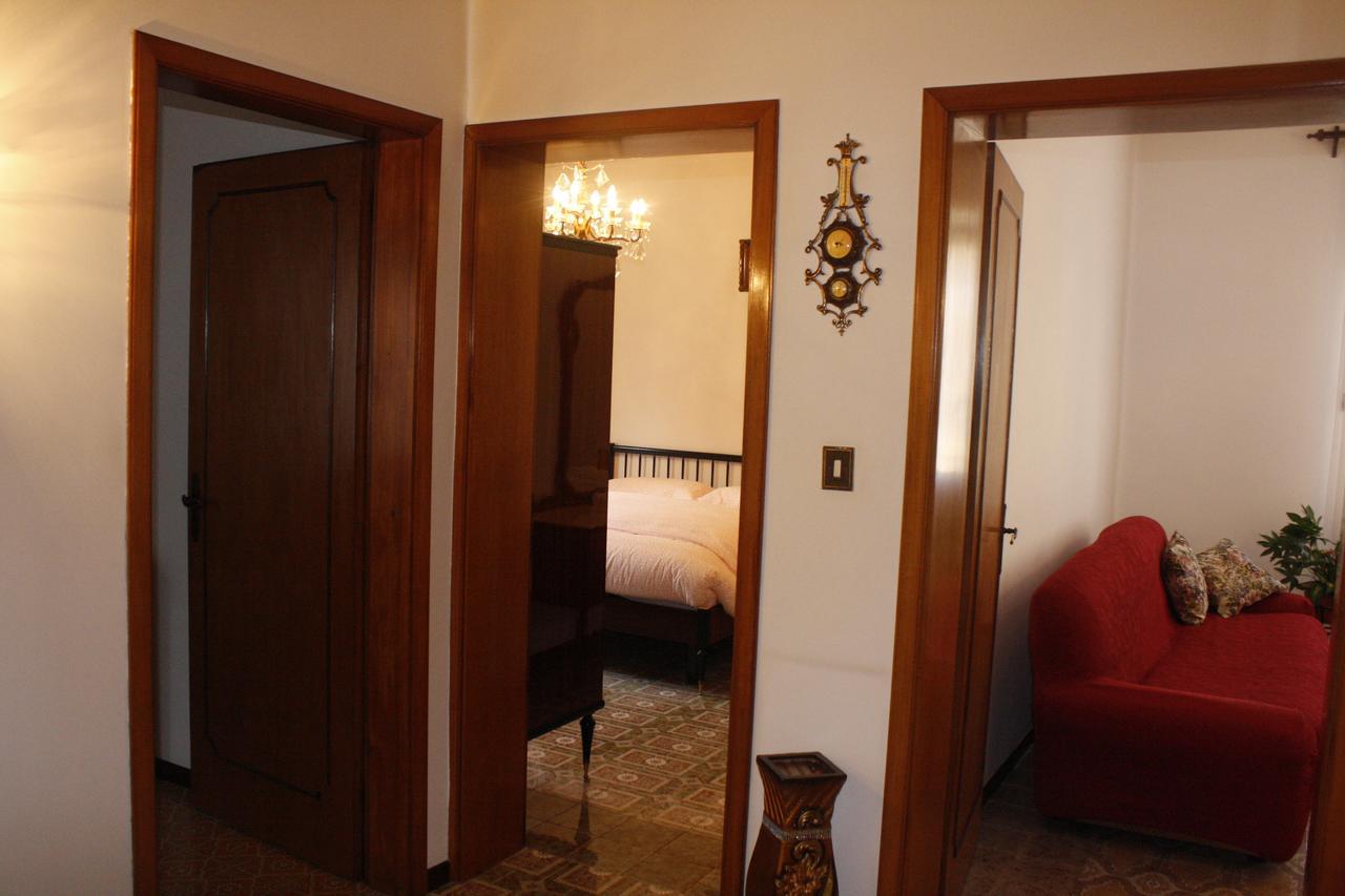2978b * Veneza