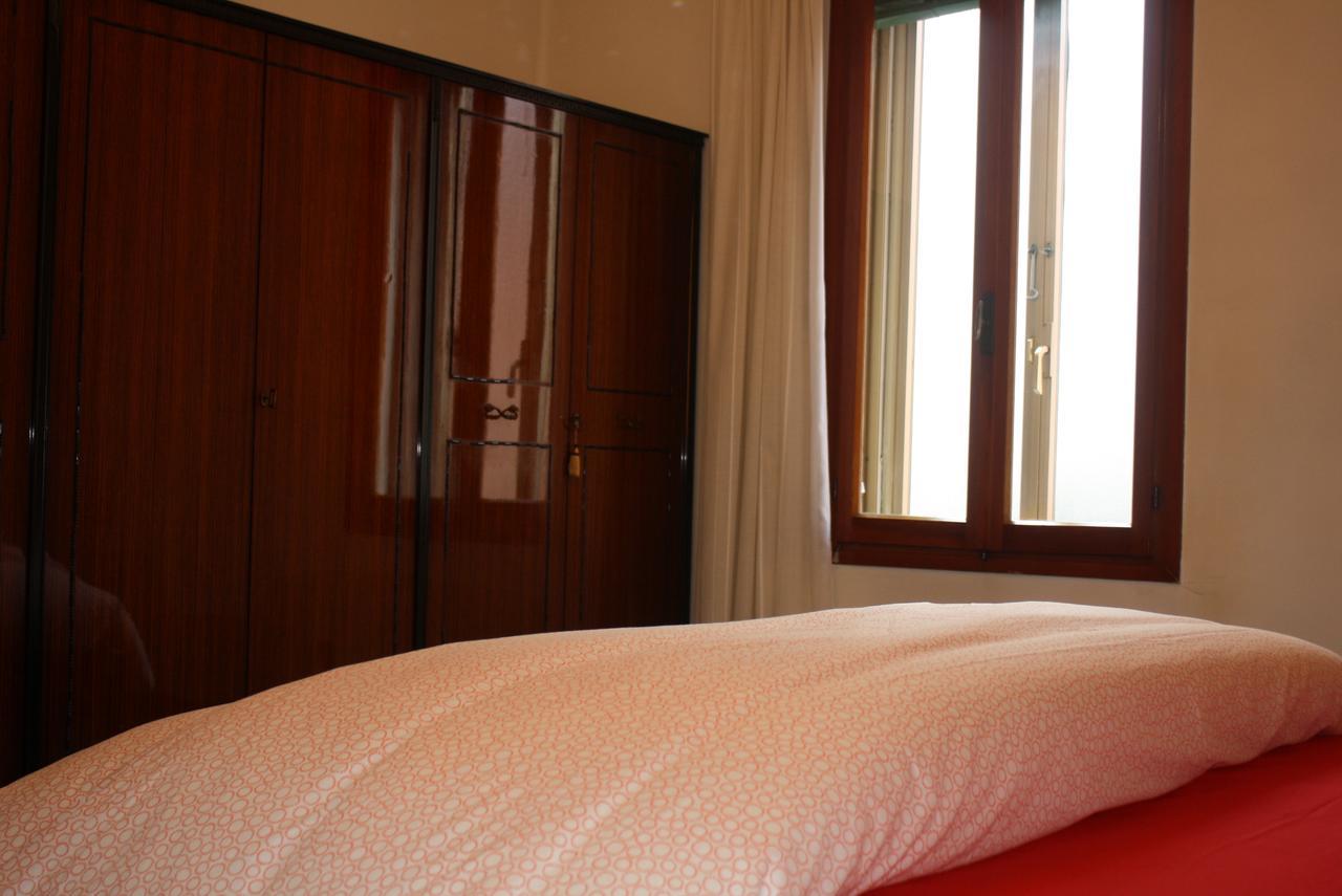 2978b * Veneza