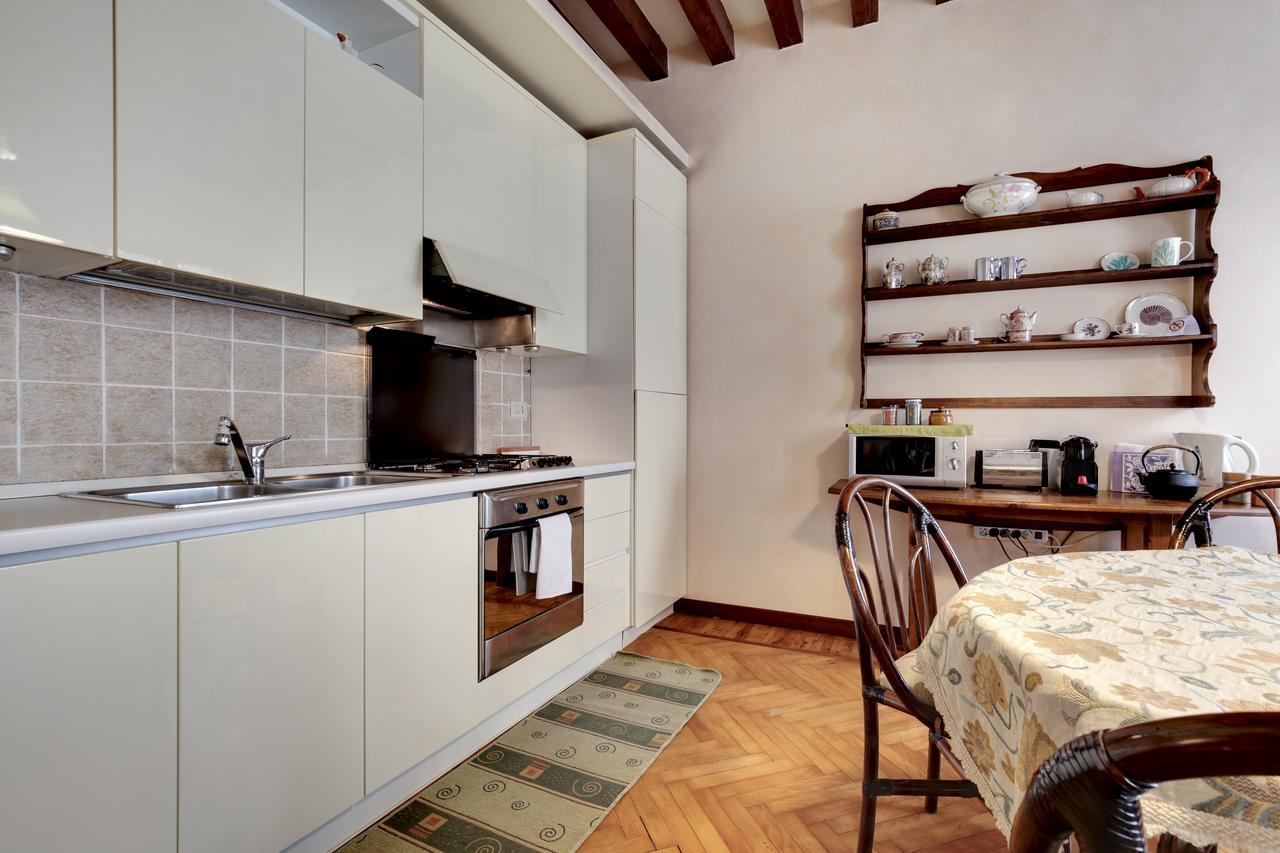 Biennale Apt Balcony Apartment Venice