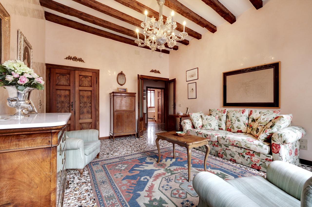 Biennale Apt Balcony Apartment Venice