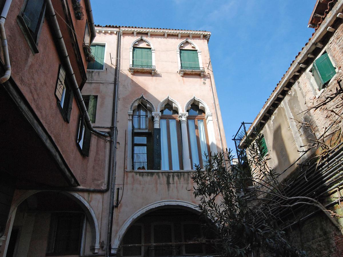 Palazzo Pizzamano Venice