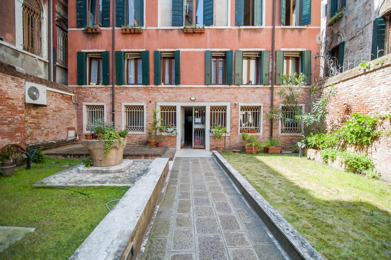 And - Private In Shared Guest house