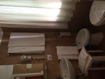 Hotel Canada 2*