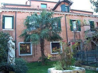 Bed & Breakfast Domus Orsoni 2*