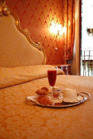 Residenza San Maurizio Guest house 3*