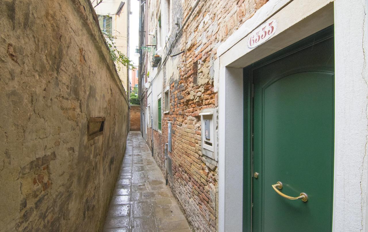 Crystal Deluxe Apartment Venice