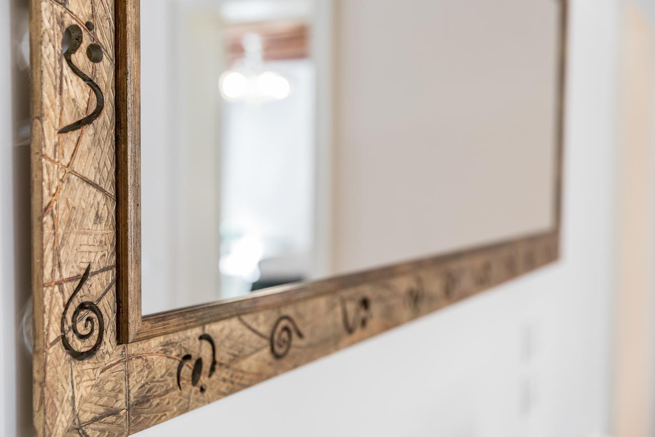 Sensale Design With Canal View