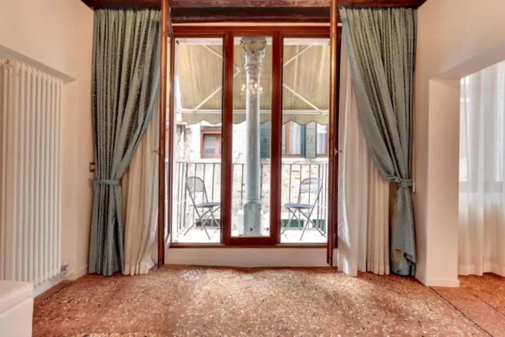 Ca' Giorgia With Balcony Apartment Venice