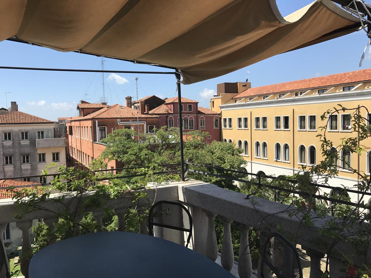 Appartamento Homes & Holidays Art District *