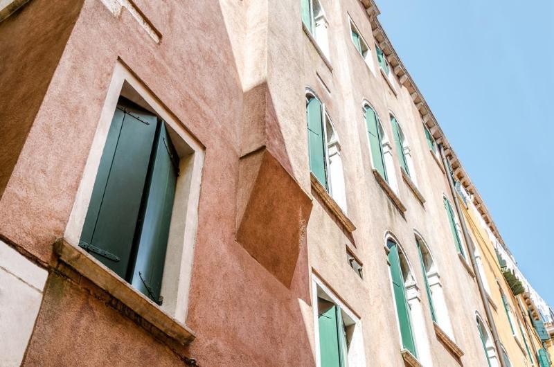 Venice Apartments * Venice