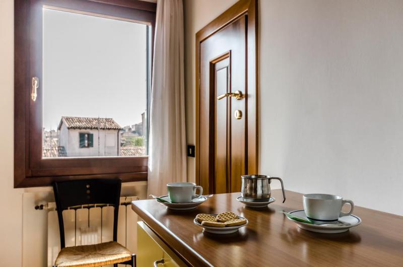 Venice Apartments Apartment