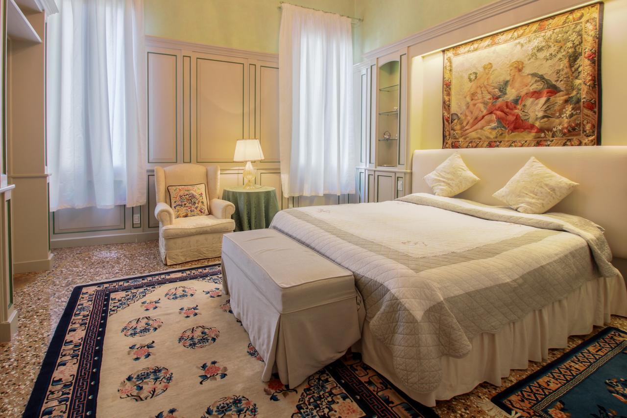 Palazzo San Beneto Apartment *