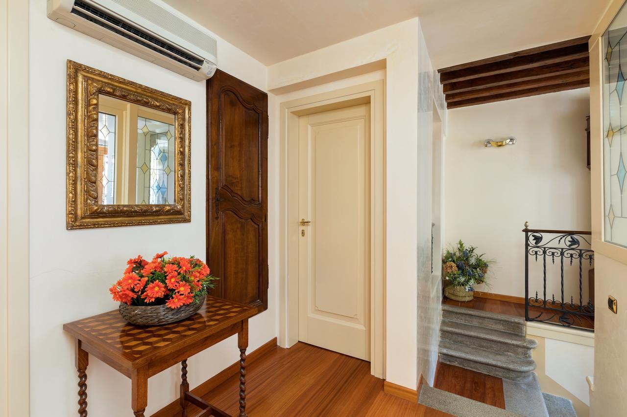 Heaven San Marco 1 E 2, The Elegant A Stone S Throw From St S Square Apartamento Veneza