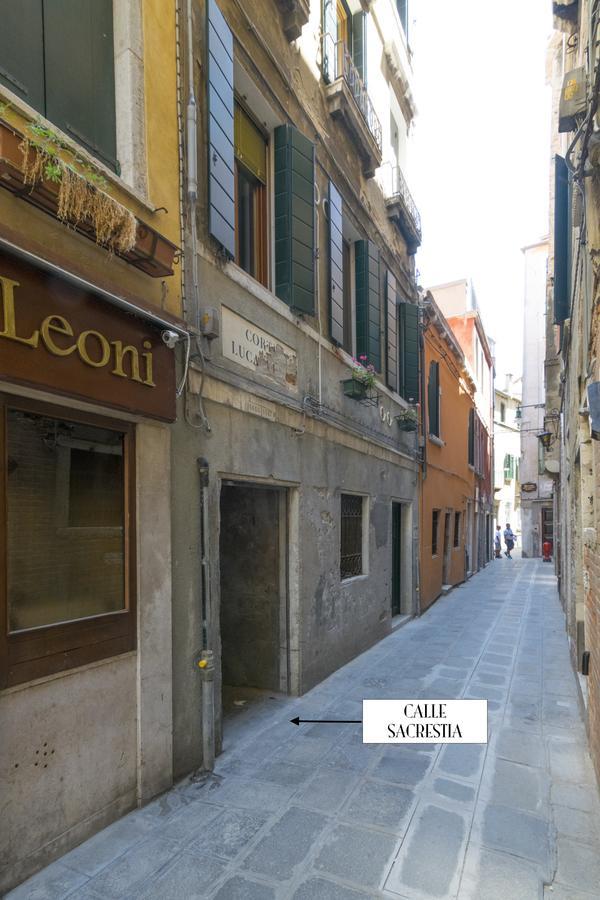 Calle Sacrestia Apartment *
