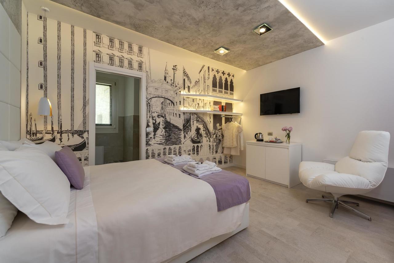 Ca' De La Fonte - Wenice Deep Culture Guest house
