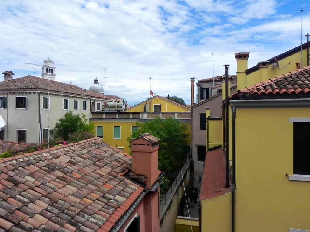 Apartment Biennale 252 *