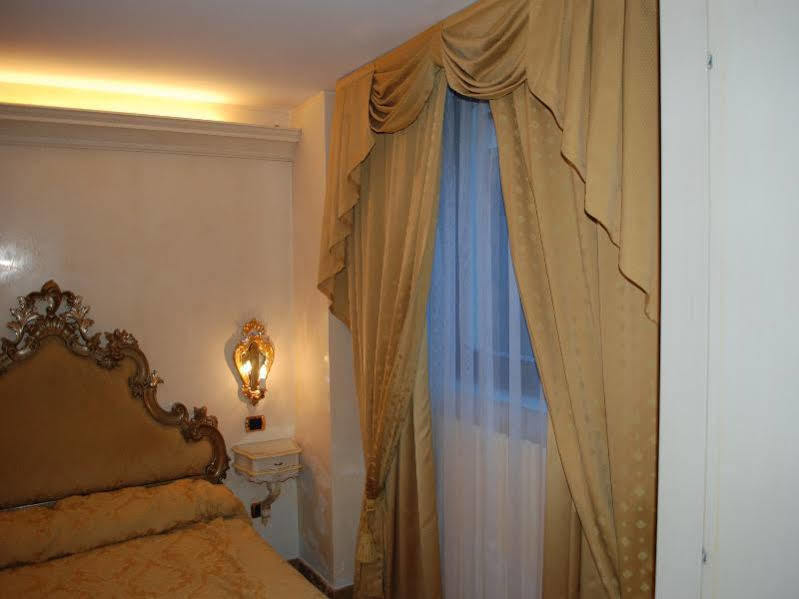 Vecellio 3*