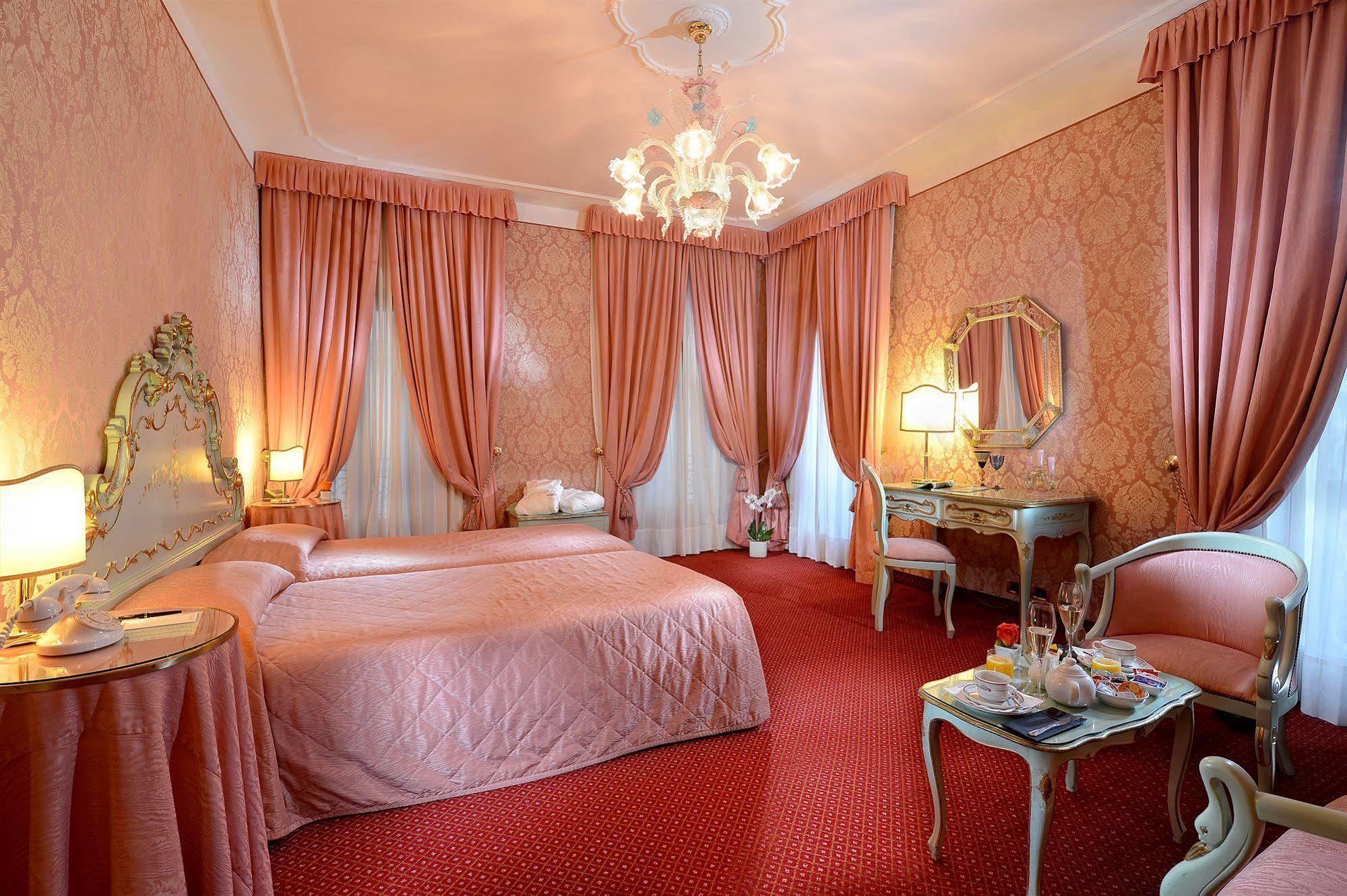 Rialto Hotel 4*