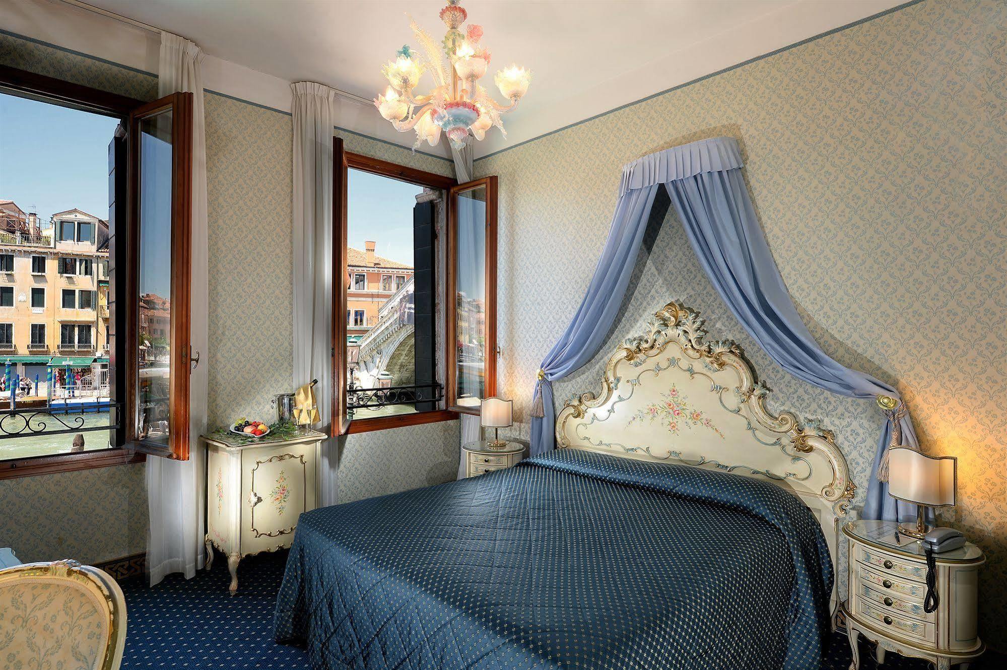 Rialto Hotel