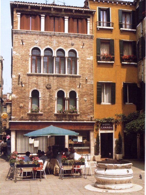 Hotel Canada