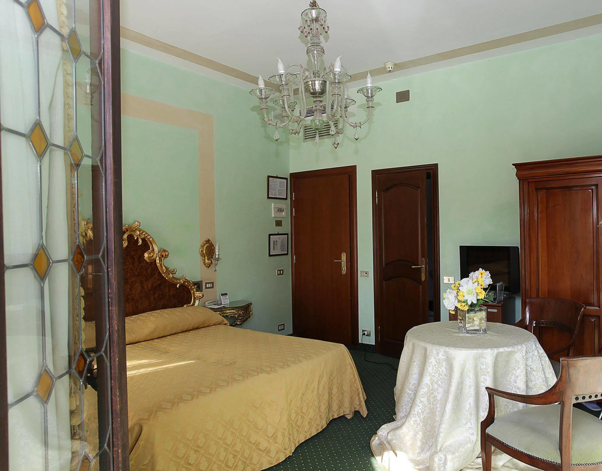 Marconi Hotel