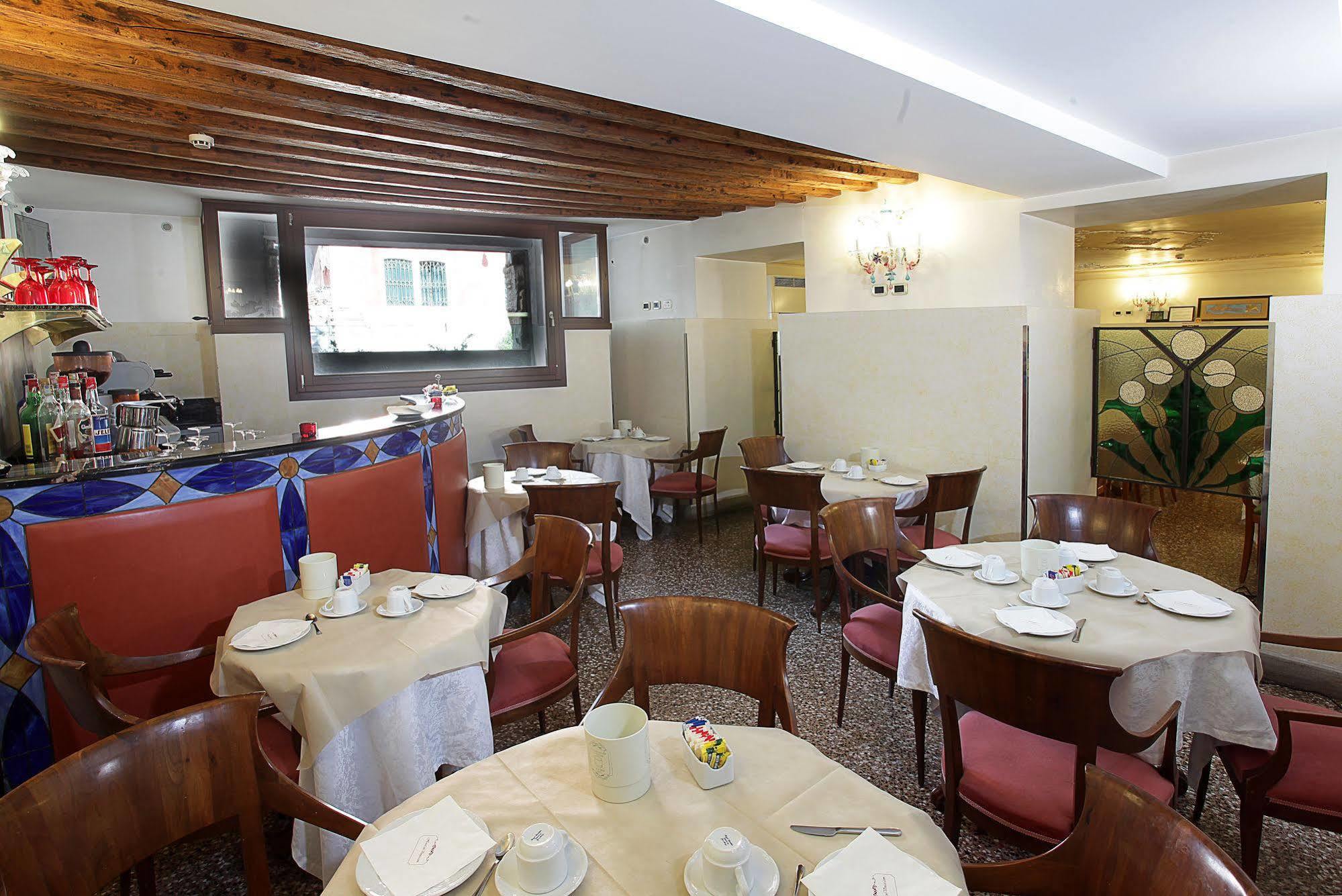 Hotel San Moise Venice