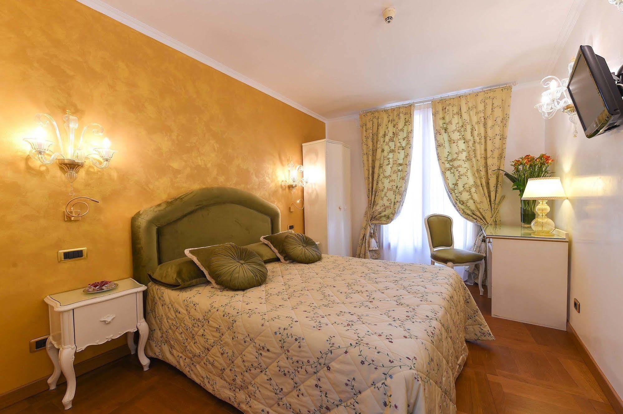 Hotel Savoia & Jolanda 4*