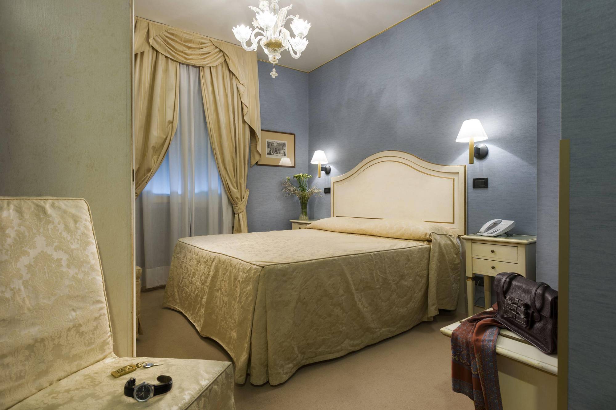 Carlton Capri Venice