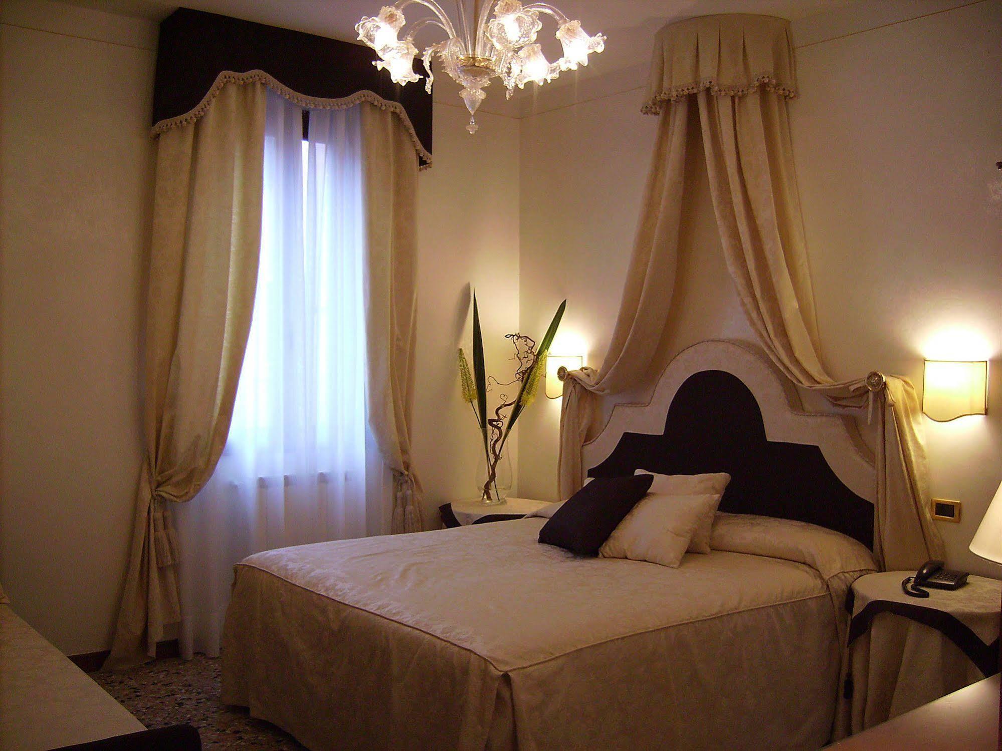 Hotel Hesperia Venice