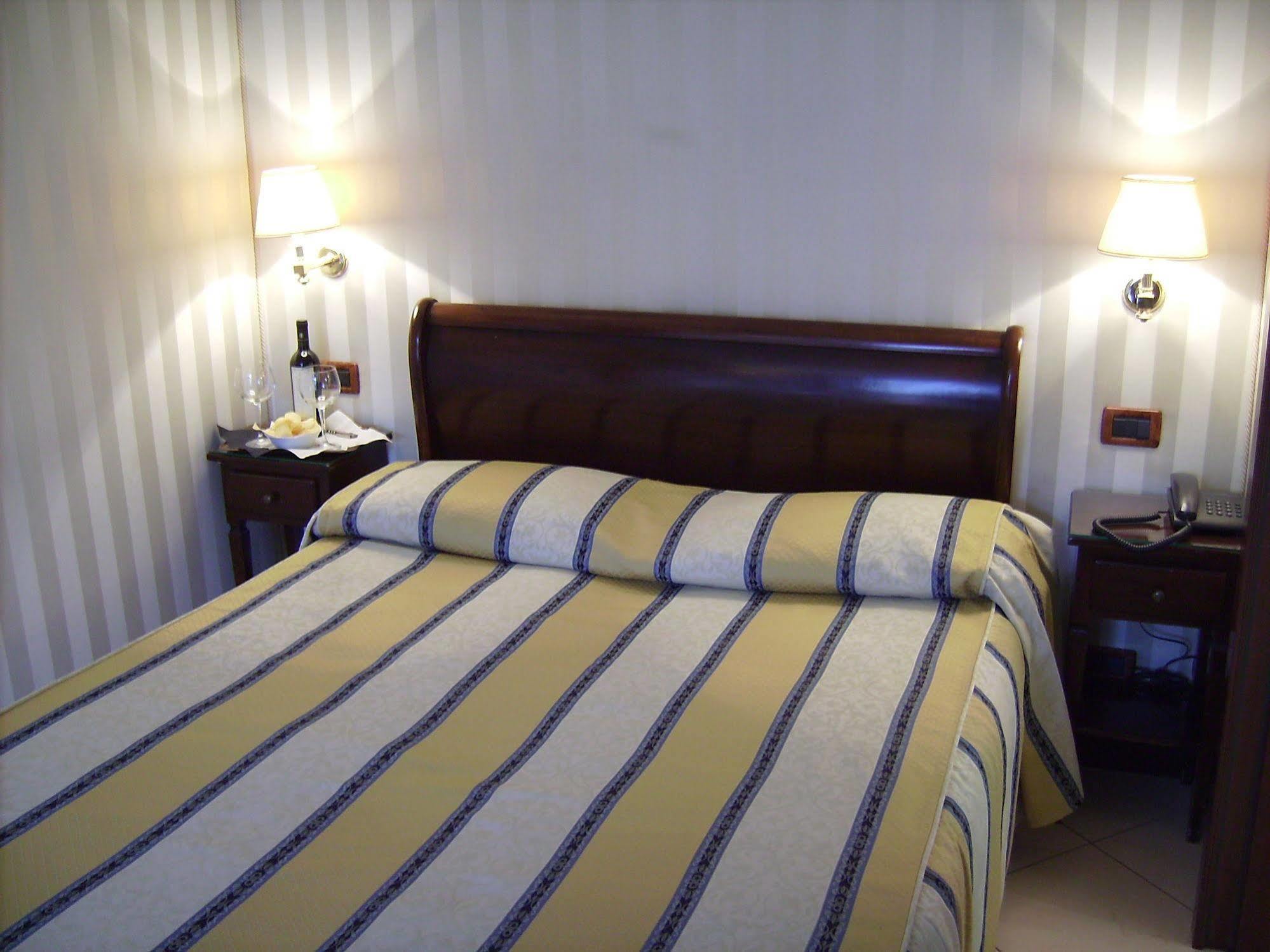 Hotel Hesperia 3*