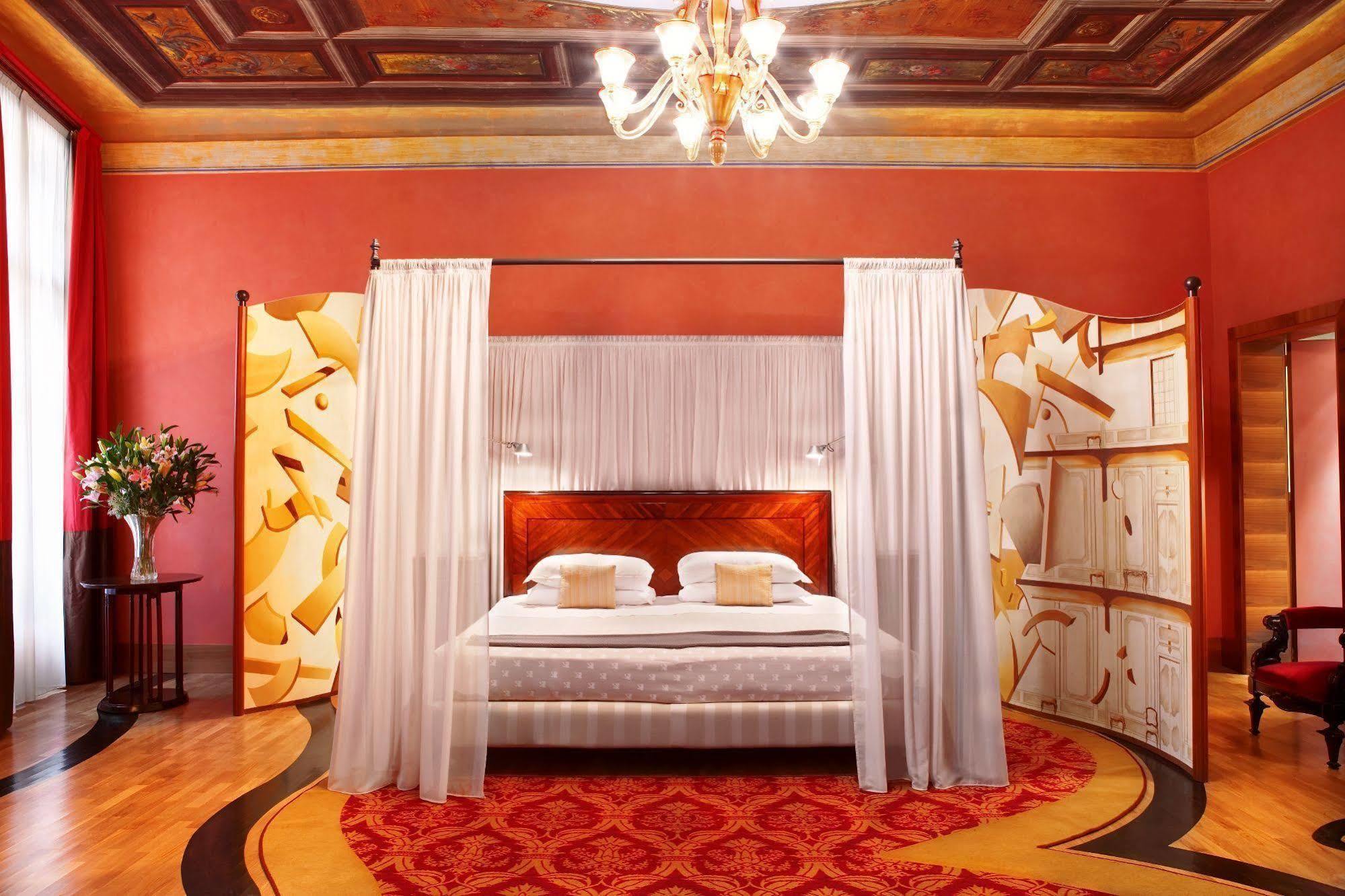 Saturnia & International Hotel 4*