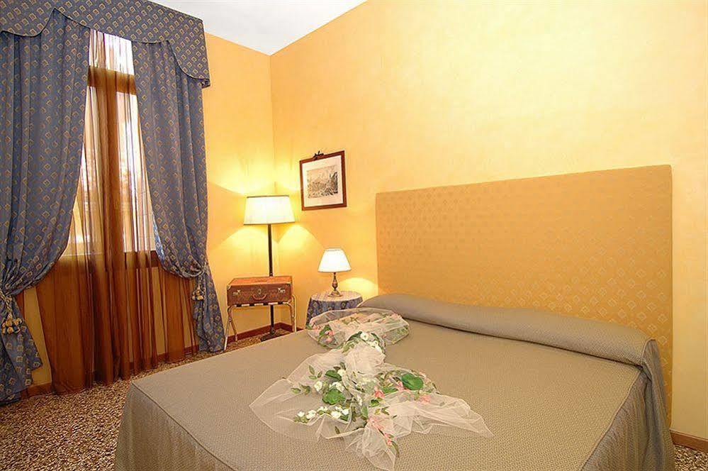 Palazzo Odoni 3*