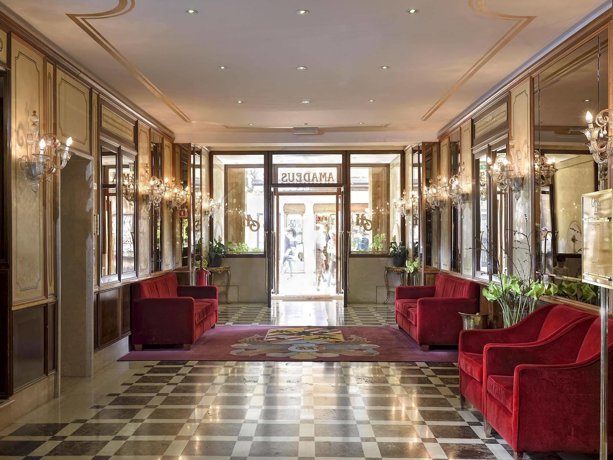 Hotel Amadeus 4*