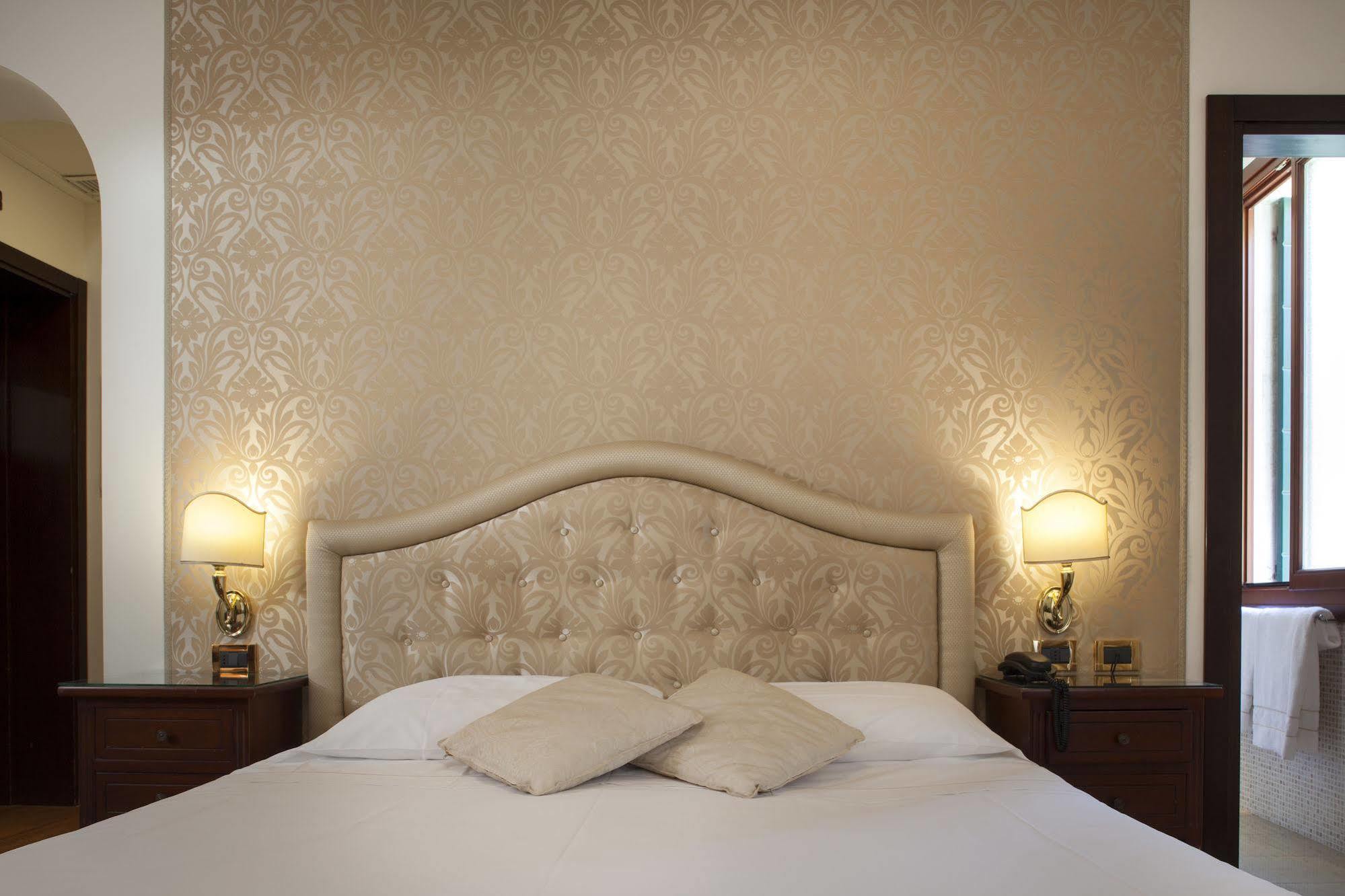 Hotel Ca' D'oro - Wenice Deep Culture