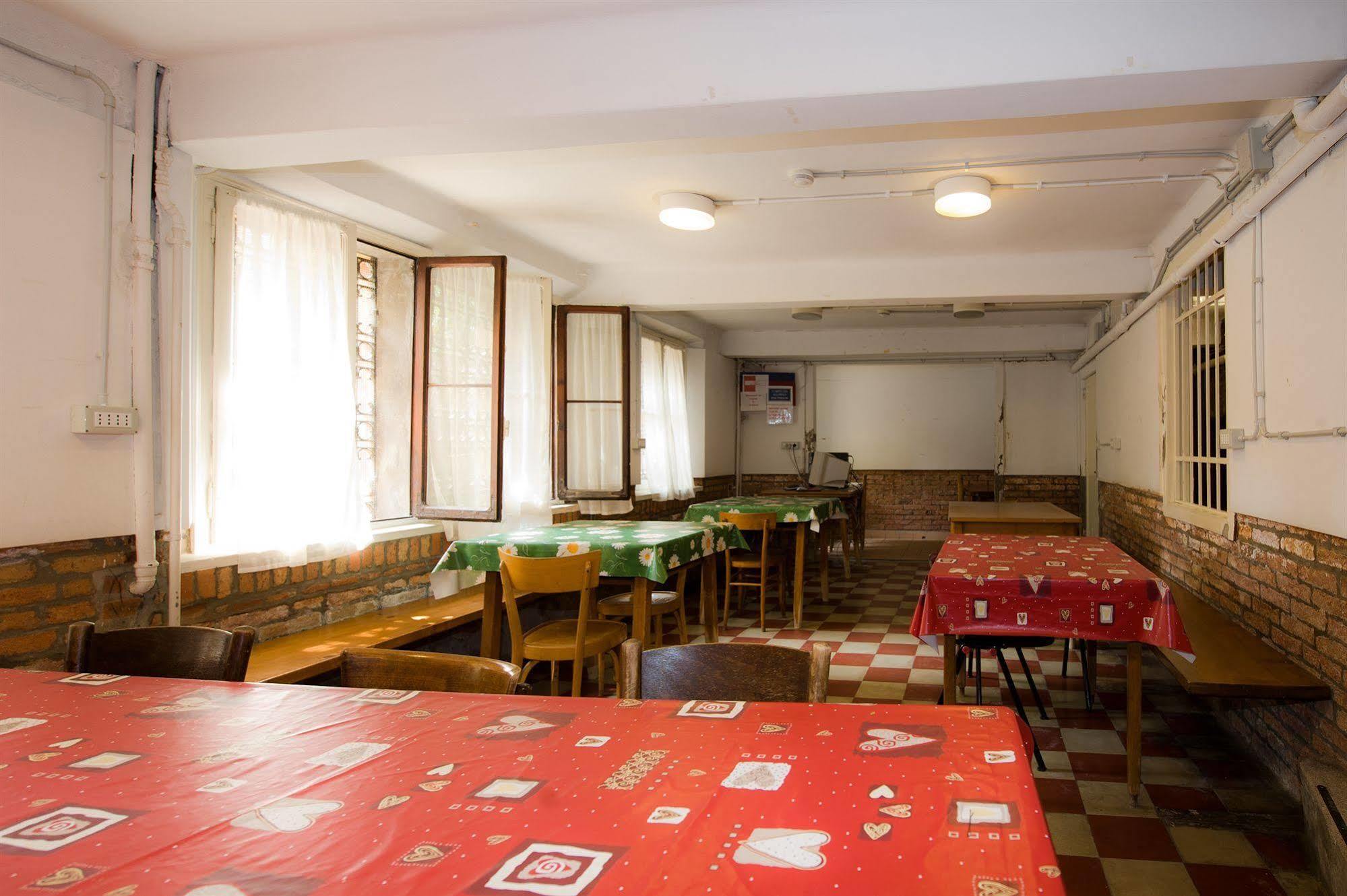 Domus Civica Albergue *