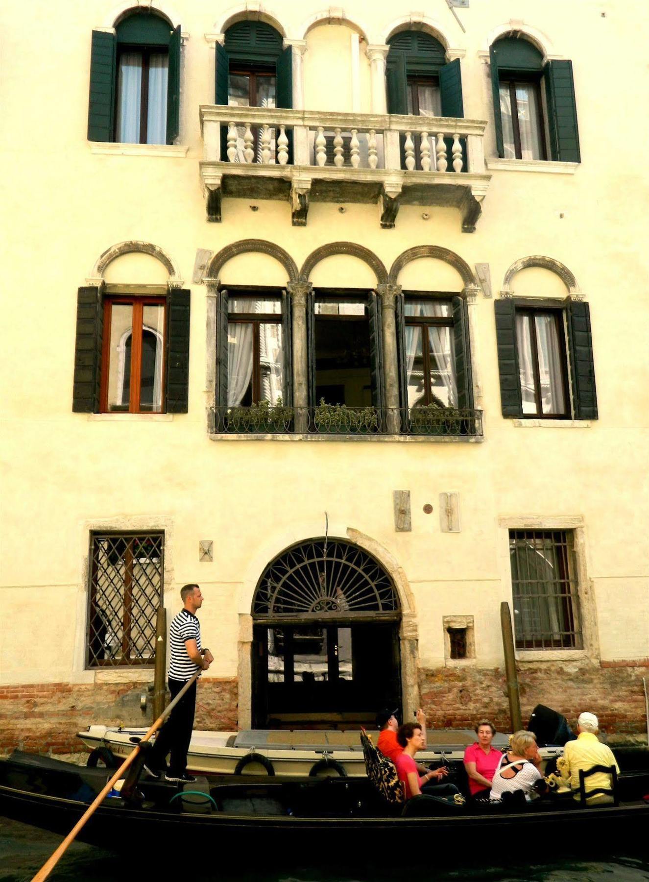 Ca' Foscolo 2* Venice
