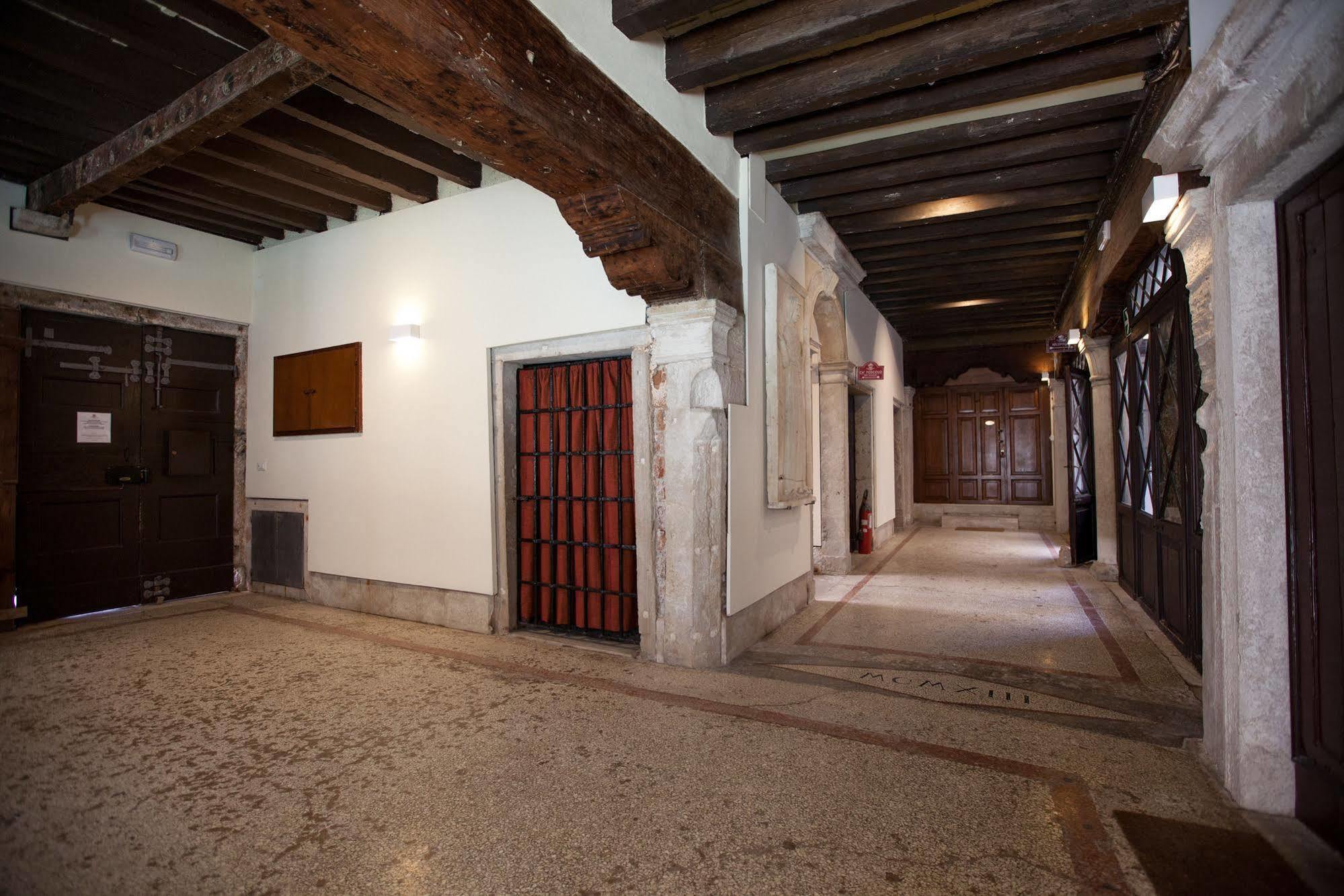Ca' Foscolo Aparthotel