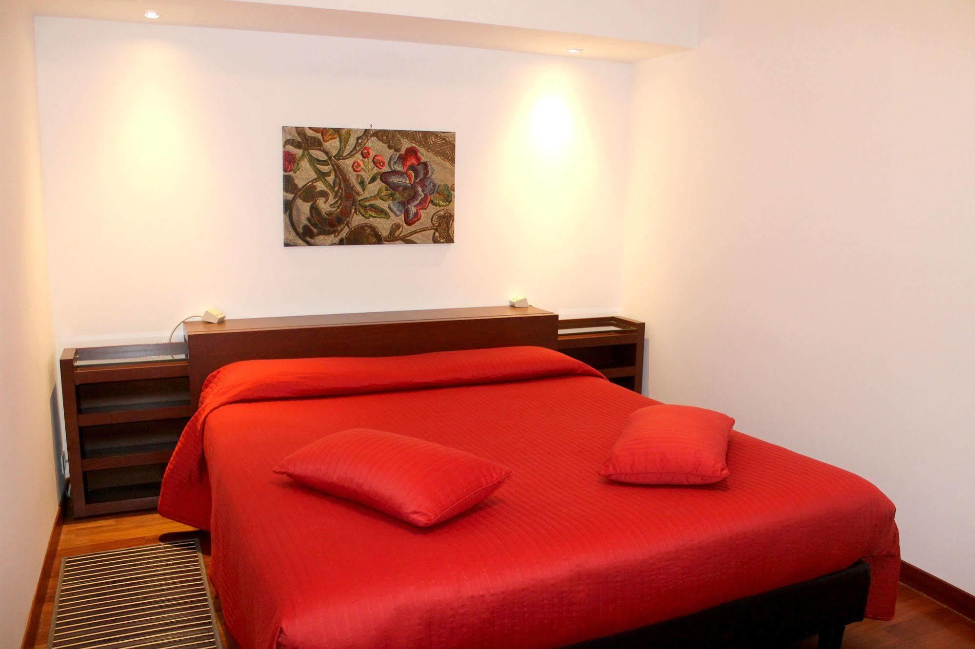 Ca' Foscolo Aparthotel 2*