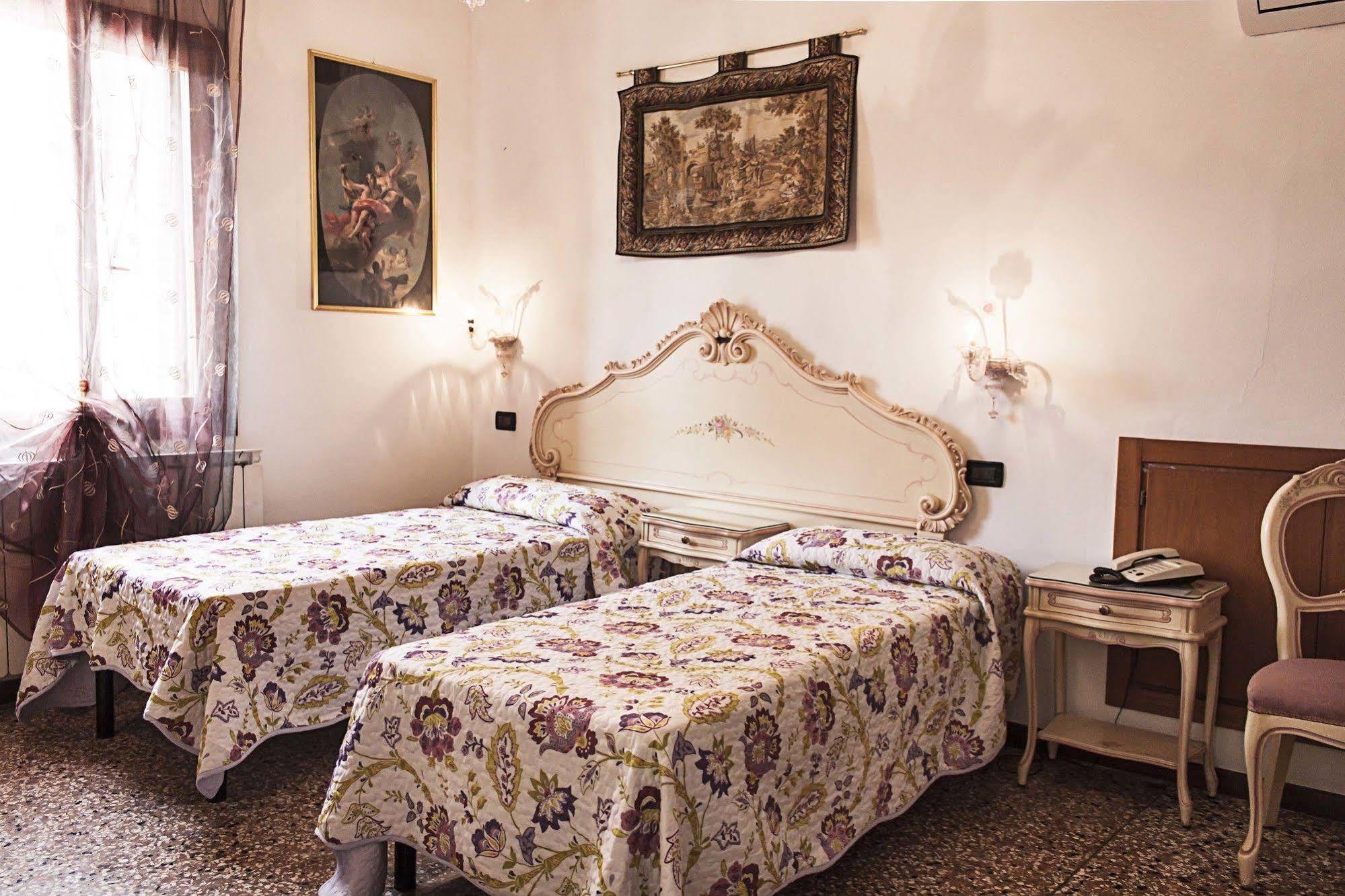 Alloggi Ss Giovanni E Paolo Guest house