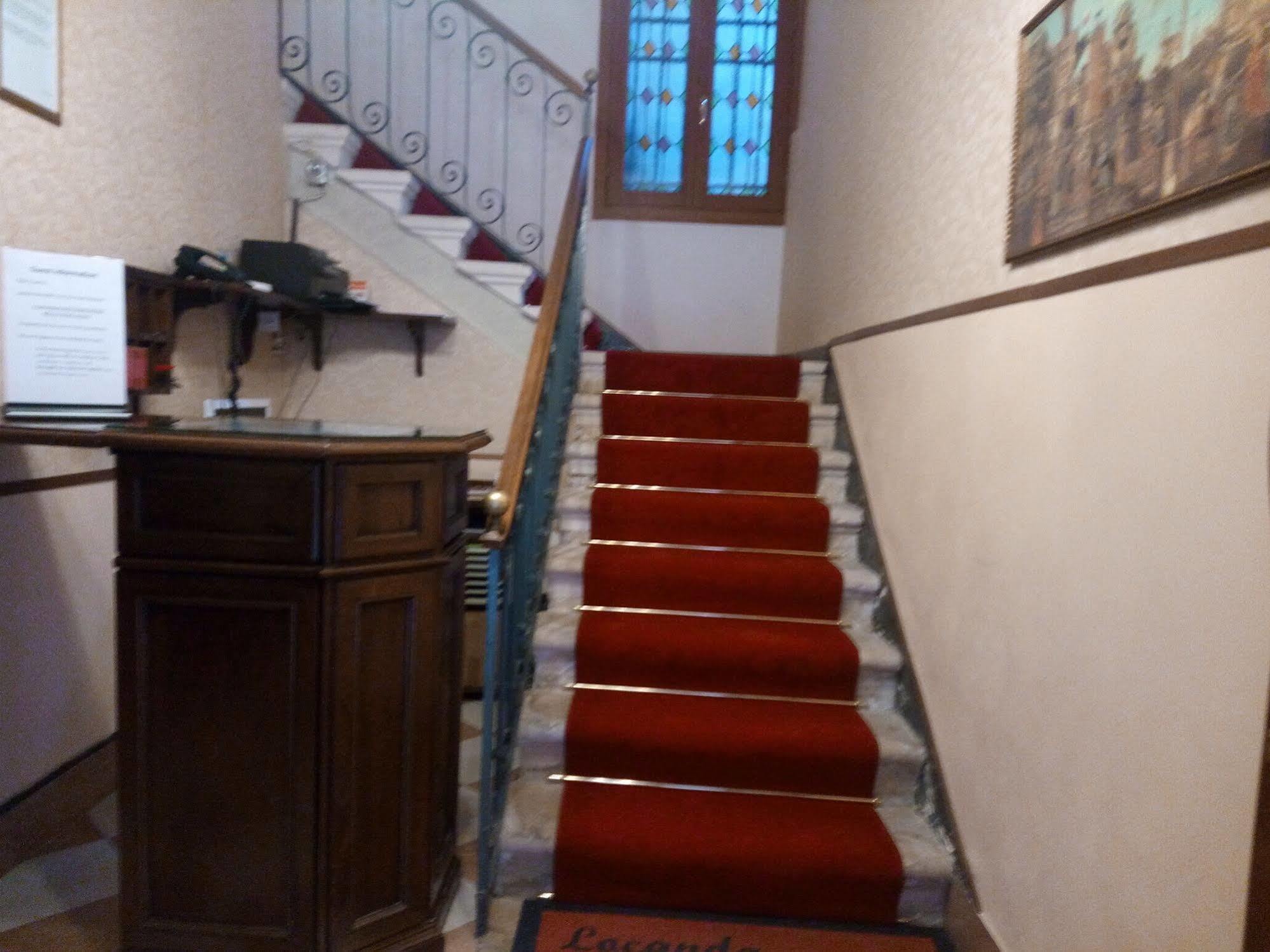 Alloggi Ss Giovanni E Paolo Guest house