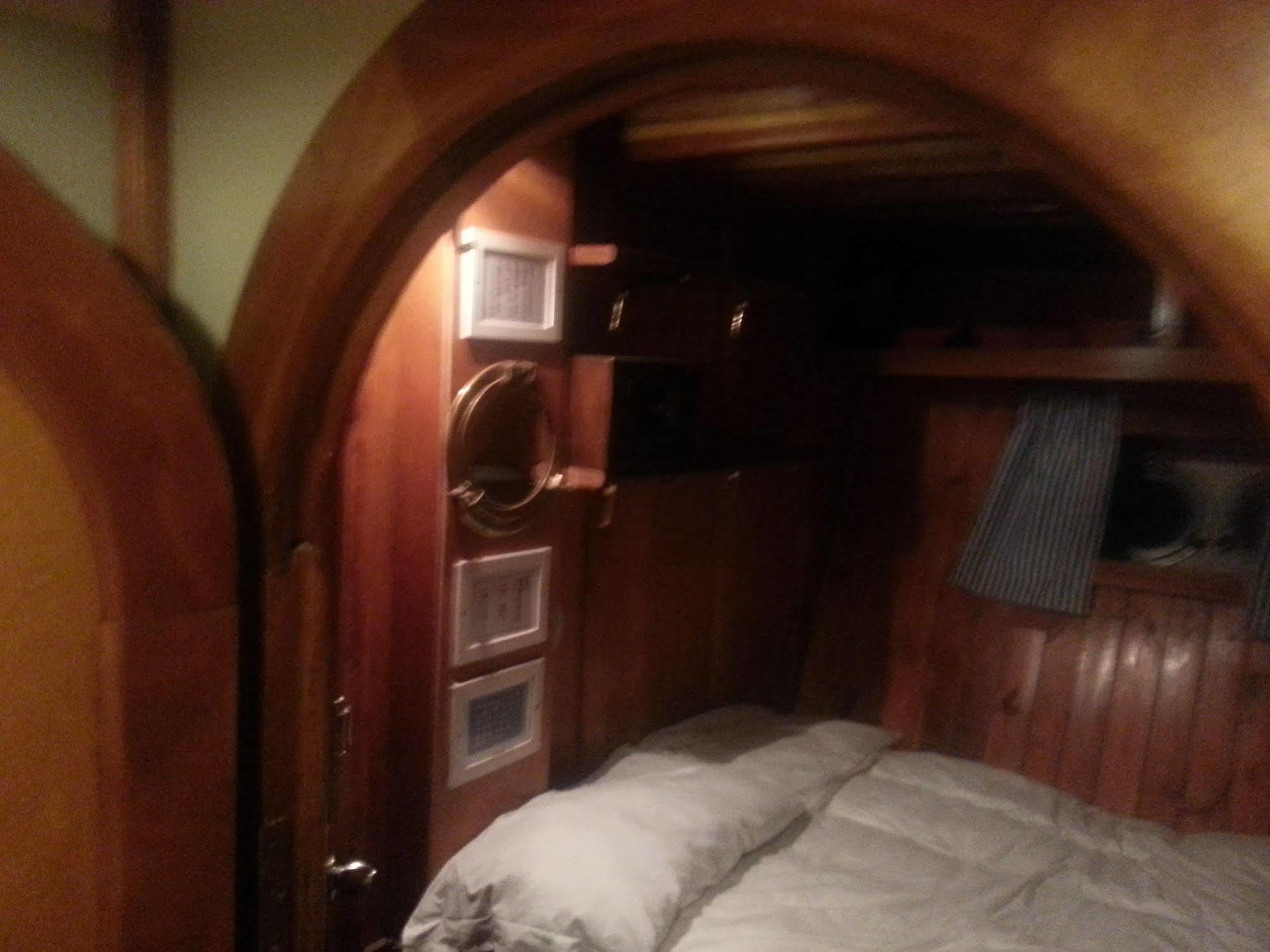 Botel Boat & Breakfast Caicco Freedom