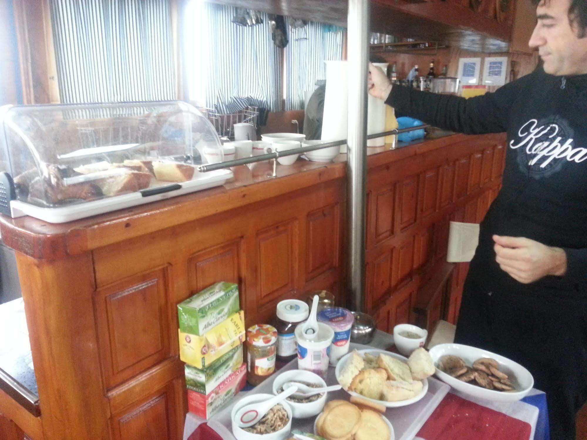 Boat & Breakfast Caicco Freedom Botel