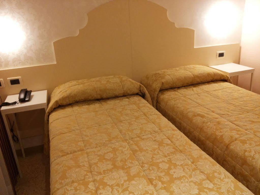 Adriatico Hotel 2*